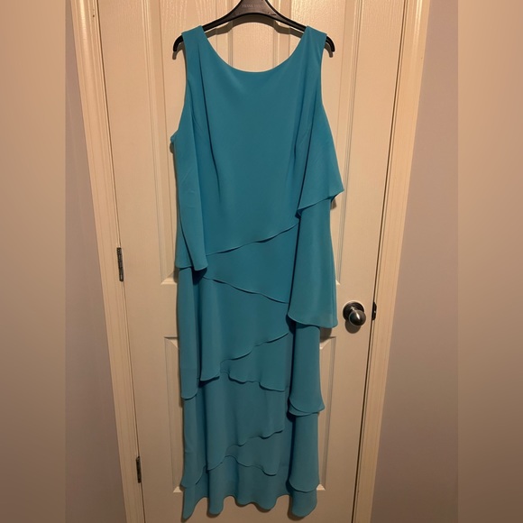 Formal ‘Mother of the Bride/Groom’ Dress with Matching Shawl - Size 18W - Picture 5 of 5